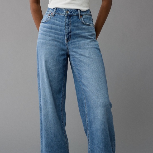 American Eagle Dreamy Drape Stretch Super High Waisted Baggy Wide Leg Jean - Picture 2 of 14